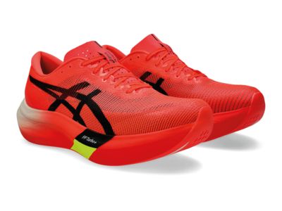 Asics Metaspeed Sky Paris von der Seite.