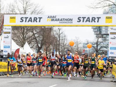 Die Läufer gehen auf die Strecke des ADAC Marathon in Hannover