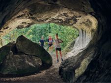 Höhlen locken zum Trailrunning in die Fränkische Schweiz