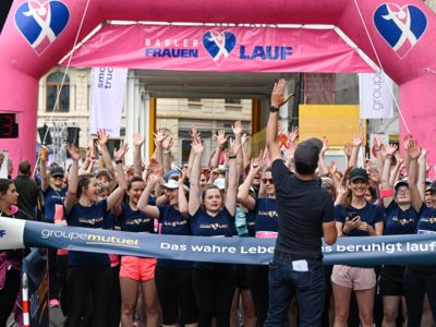 Ungeduldig wird bei Baseler Frauenlauf auf den Startschuss gewartet