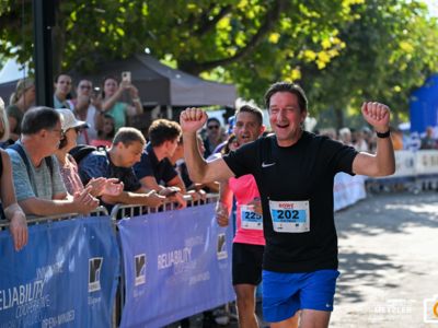 Nibelungenlauf Mann läuft ein