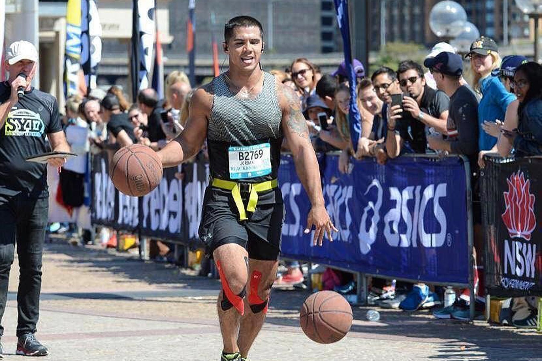 Verkleidet oder dribbelnd: Skurrile Weltrekordjagden beim Berlin