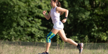 Auch ohne Verletzung empfehlenswert: Kniebandagen beim Joggen