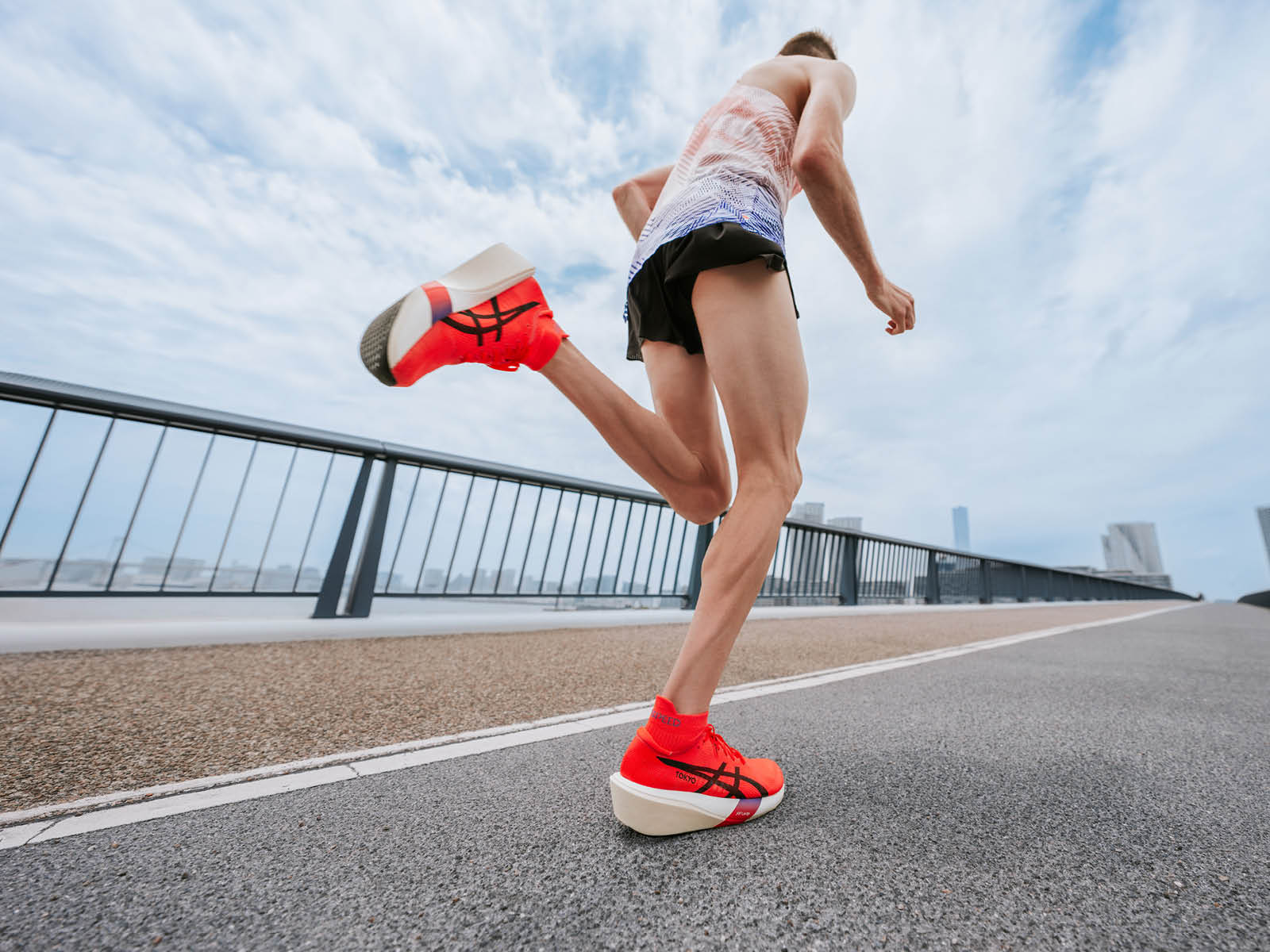 Der Asics Metaspeed Edge Tokyo im Test: Spezialist für hohe