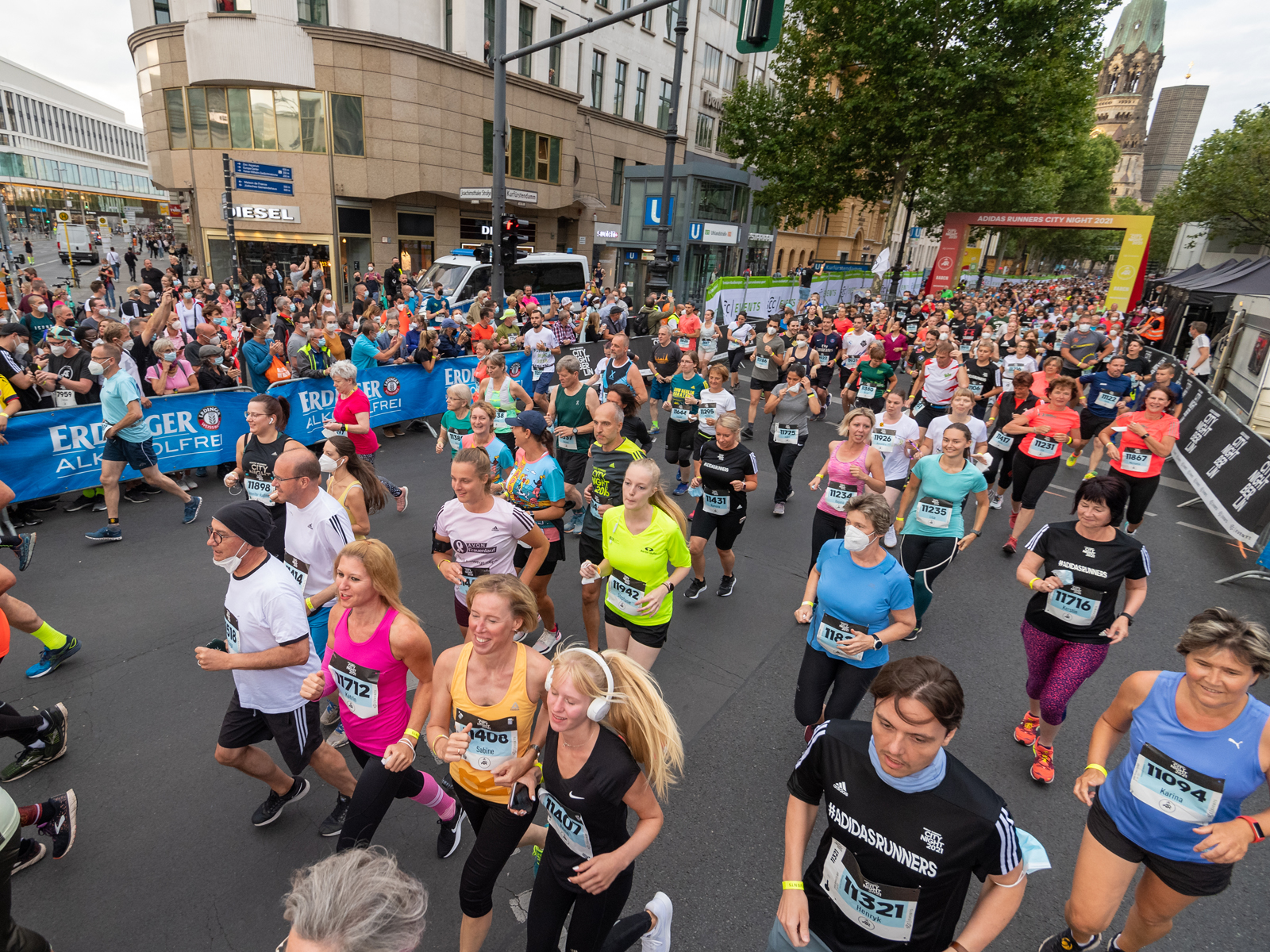 Adidas Runners City Night: Das Laufen ist zurück der Berliner City - Laufen.de