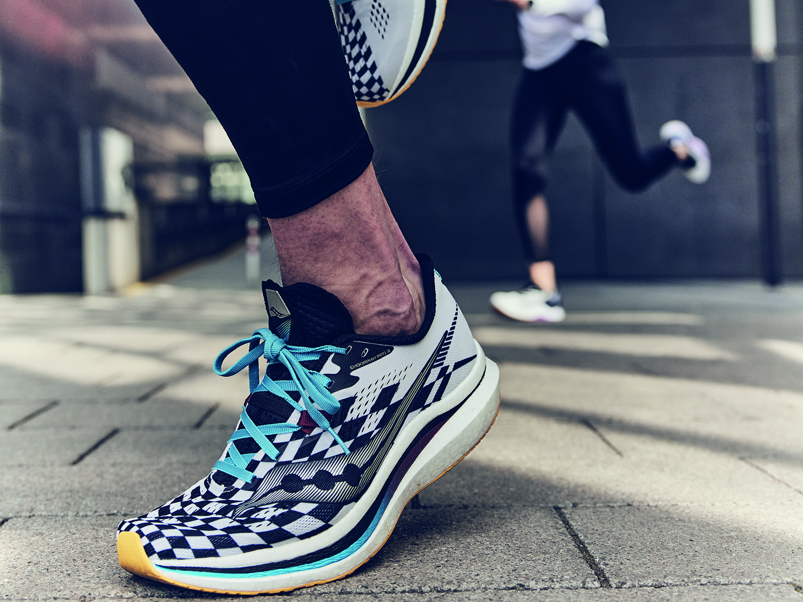 saucony carbon schuh
